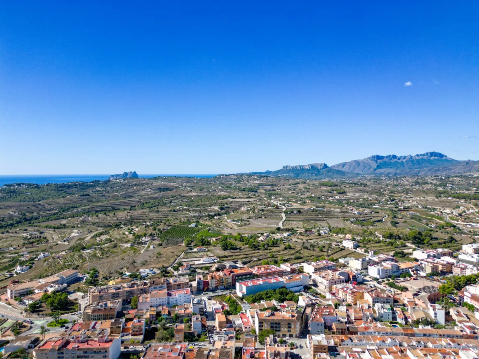 Casa de Campo en Venta en Teulada con Vistas al Mar en Moraira – Proyecto Parcialmente Renovado