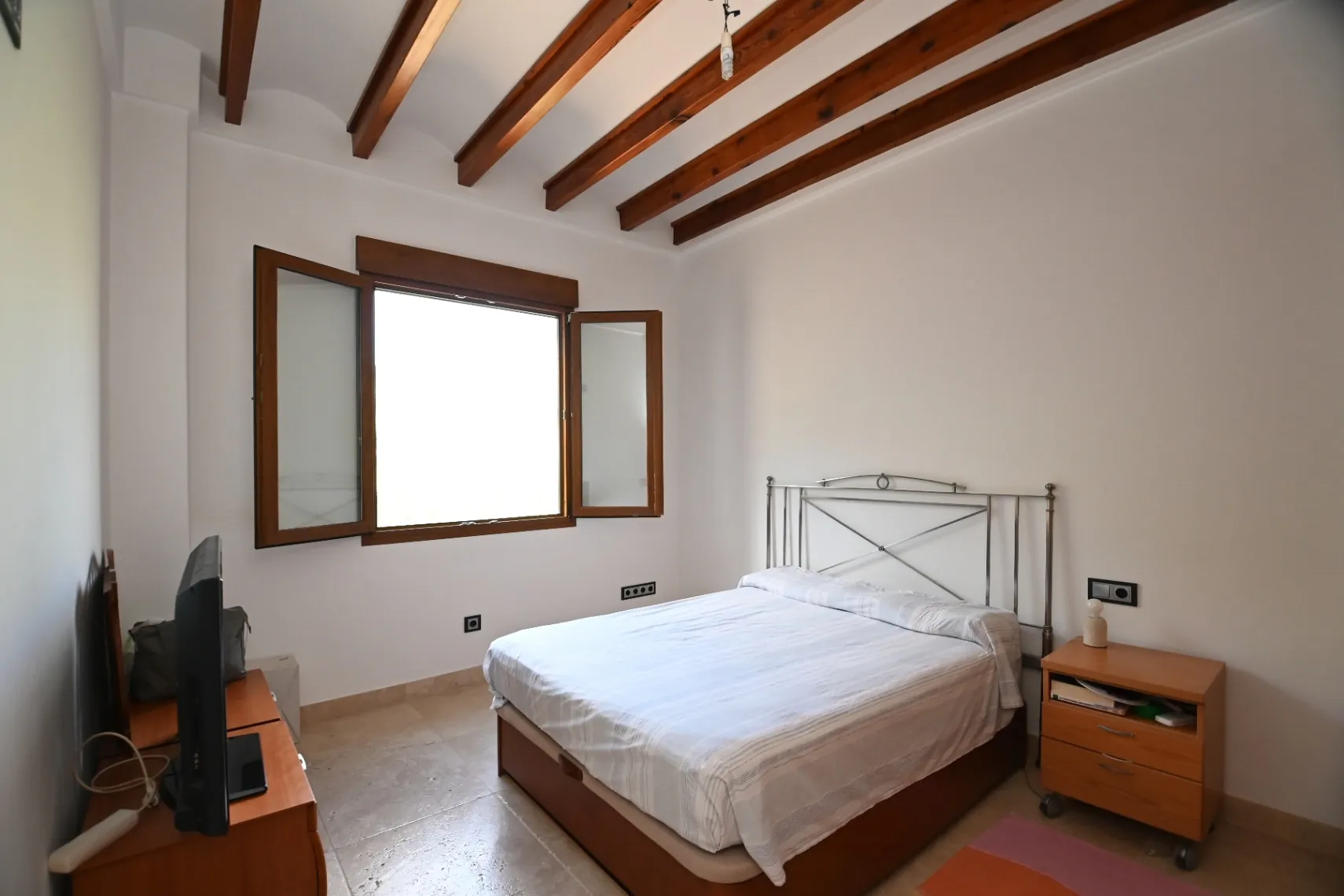 Casa de campo de piedra en venta en Pego con vistas a la costa y a la montaña