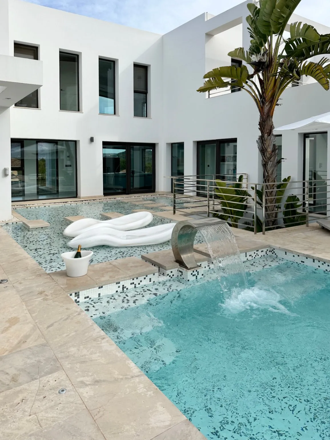 Excepcional villa de diseño con vistas panorámicas en venta en Jávea
