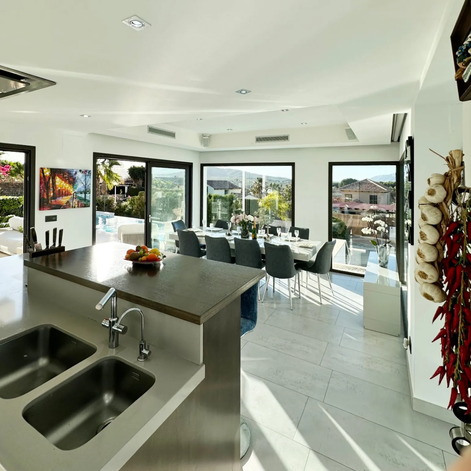 Excepcional villa de diseño con vistas panorámicas en venta en Jávea