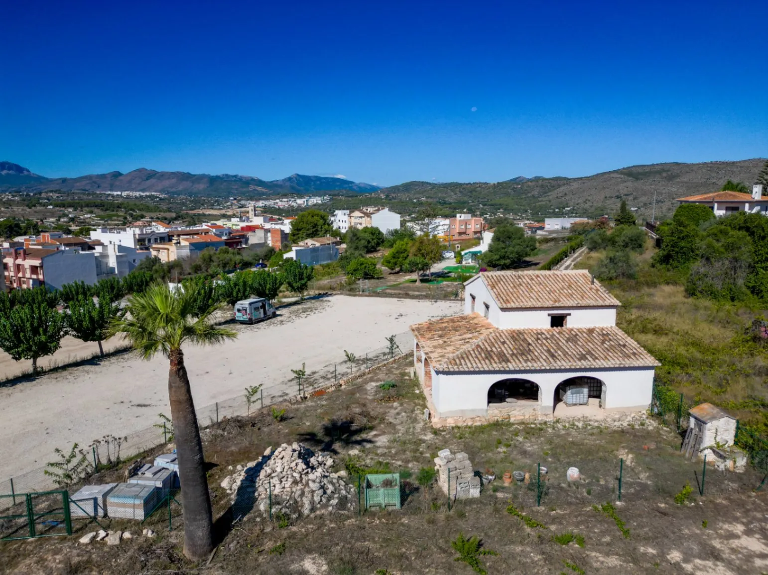Casa de Campo en Venta en Teulada con Vistas al Mar en Moraira – Proyecto Parcialmente Renovado