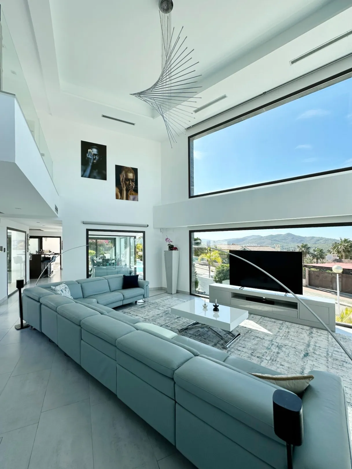 Excepcional villa de diseño con vistas panorámicas en venta en Jávea