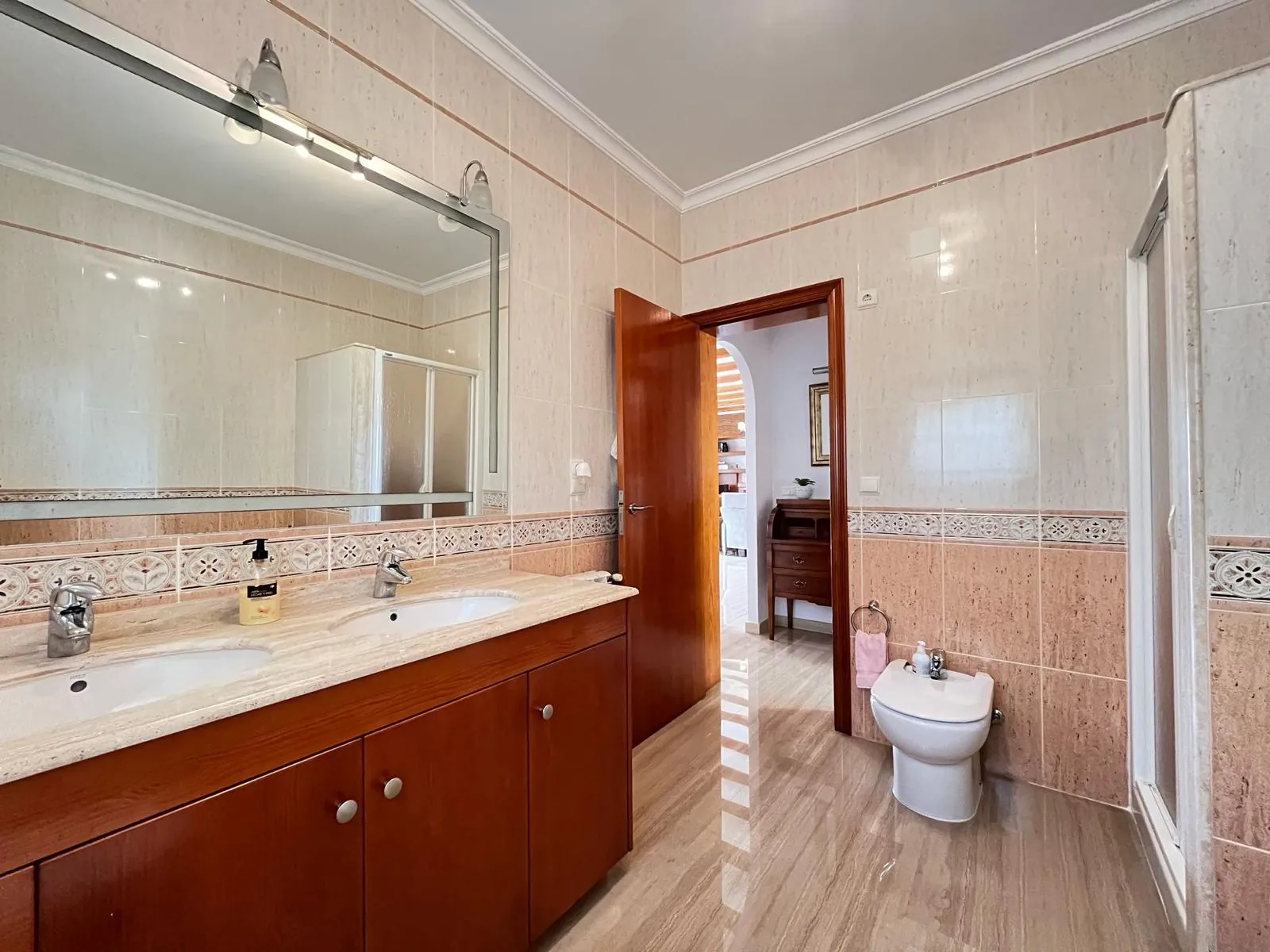 Villa moderna con jardín privado y garaje en Beniarbeig