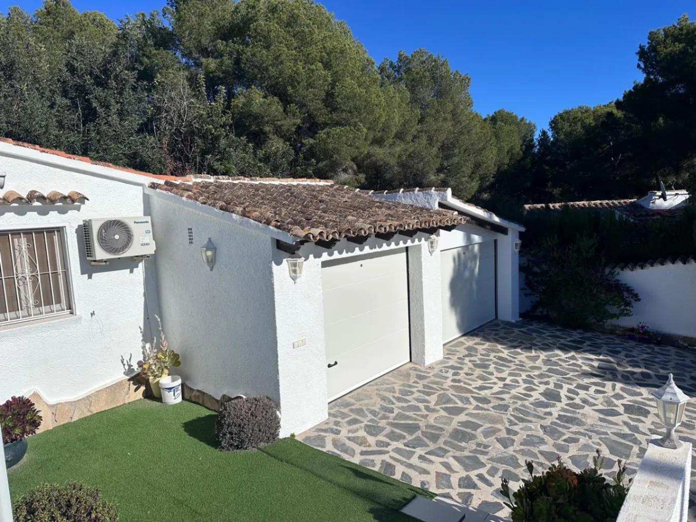 Villa de un nivel con vistas al mar en venta en La Sabatera, Moraira