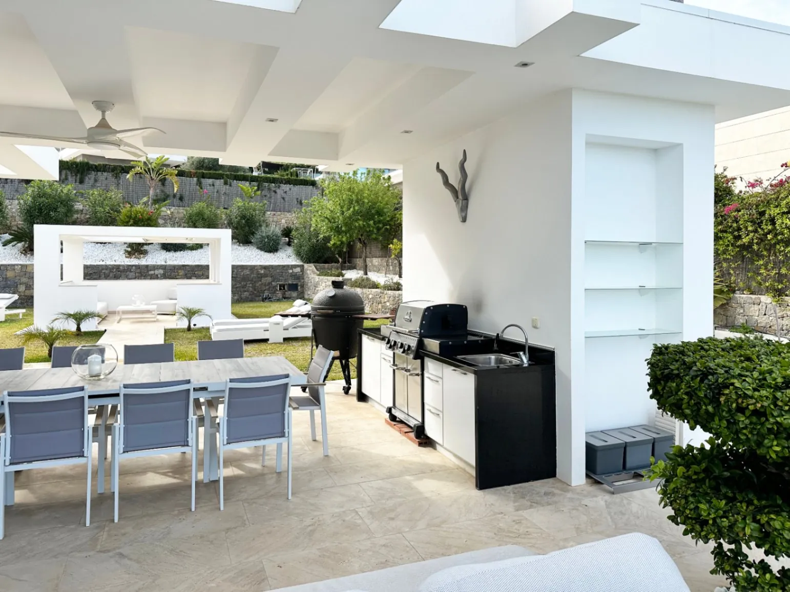 Excepcional villa de diseño con vistas panorámicas en venta en Jávea