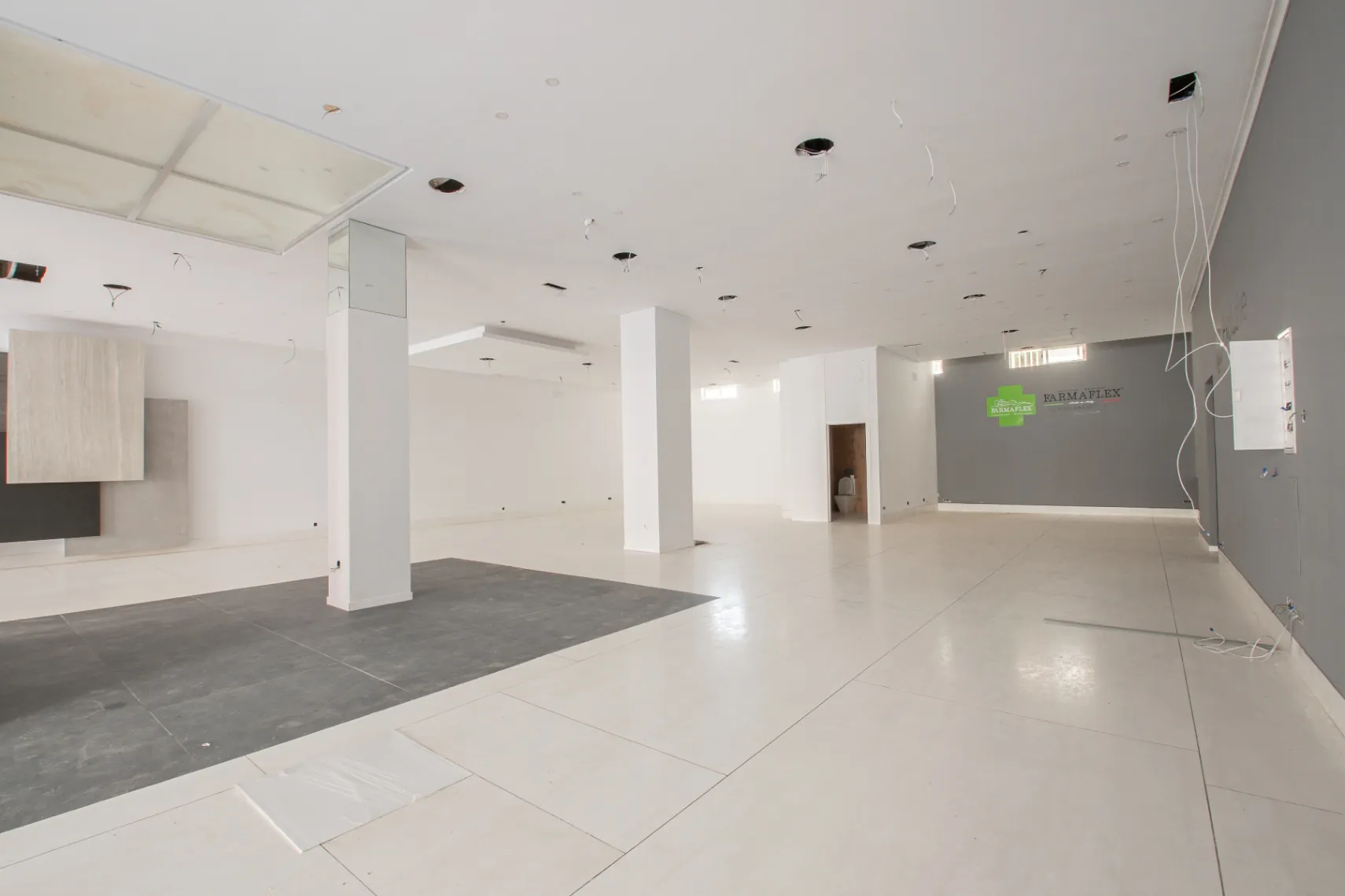 Edificio en venta en el centro de Teulada – Oportunidad de inversión residencial y comercial