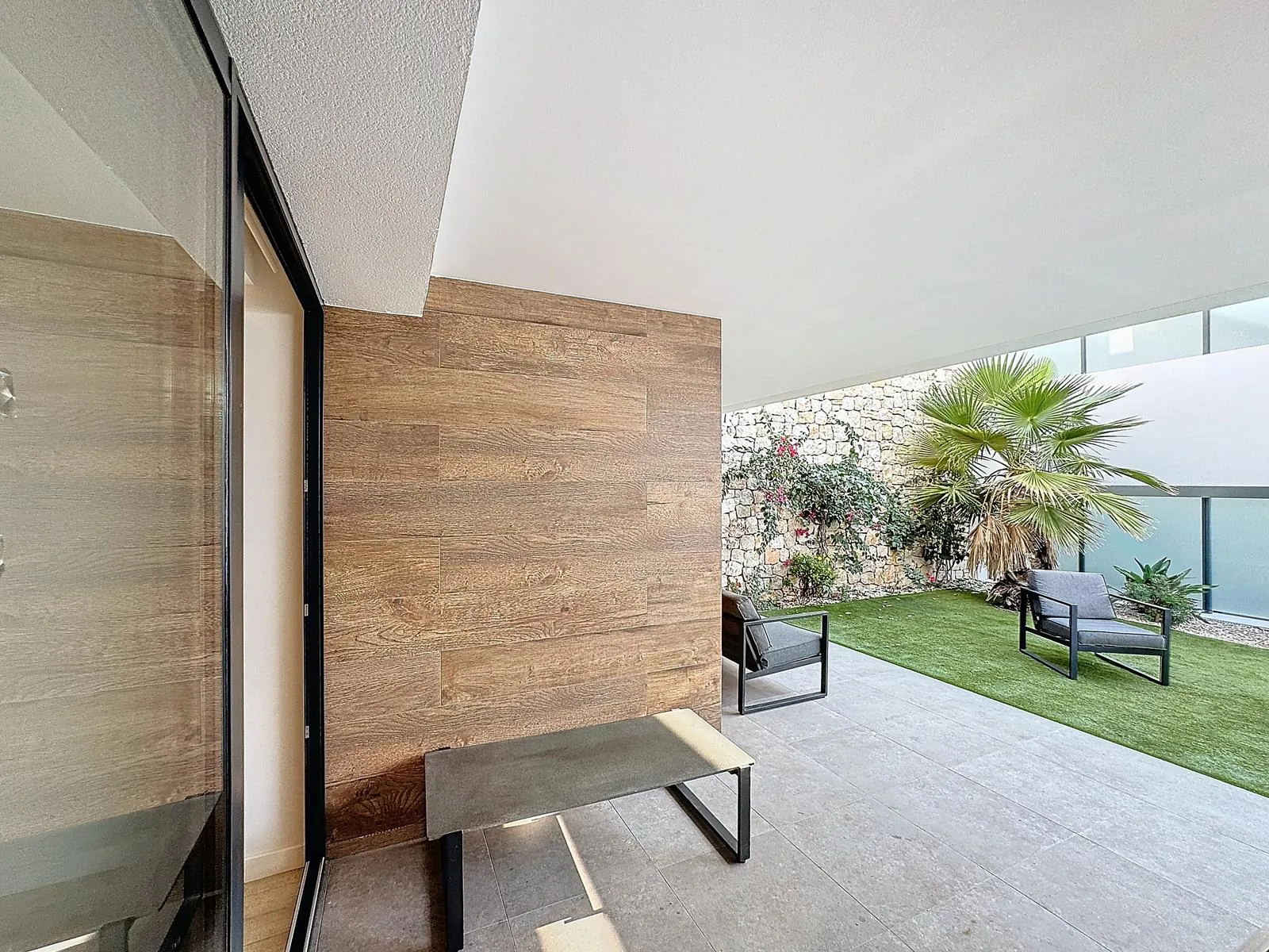 Cumbre del Sol, modern apartment with private garden
