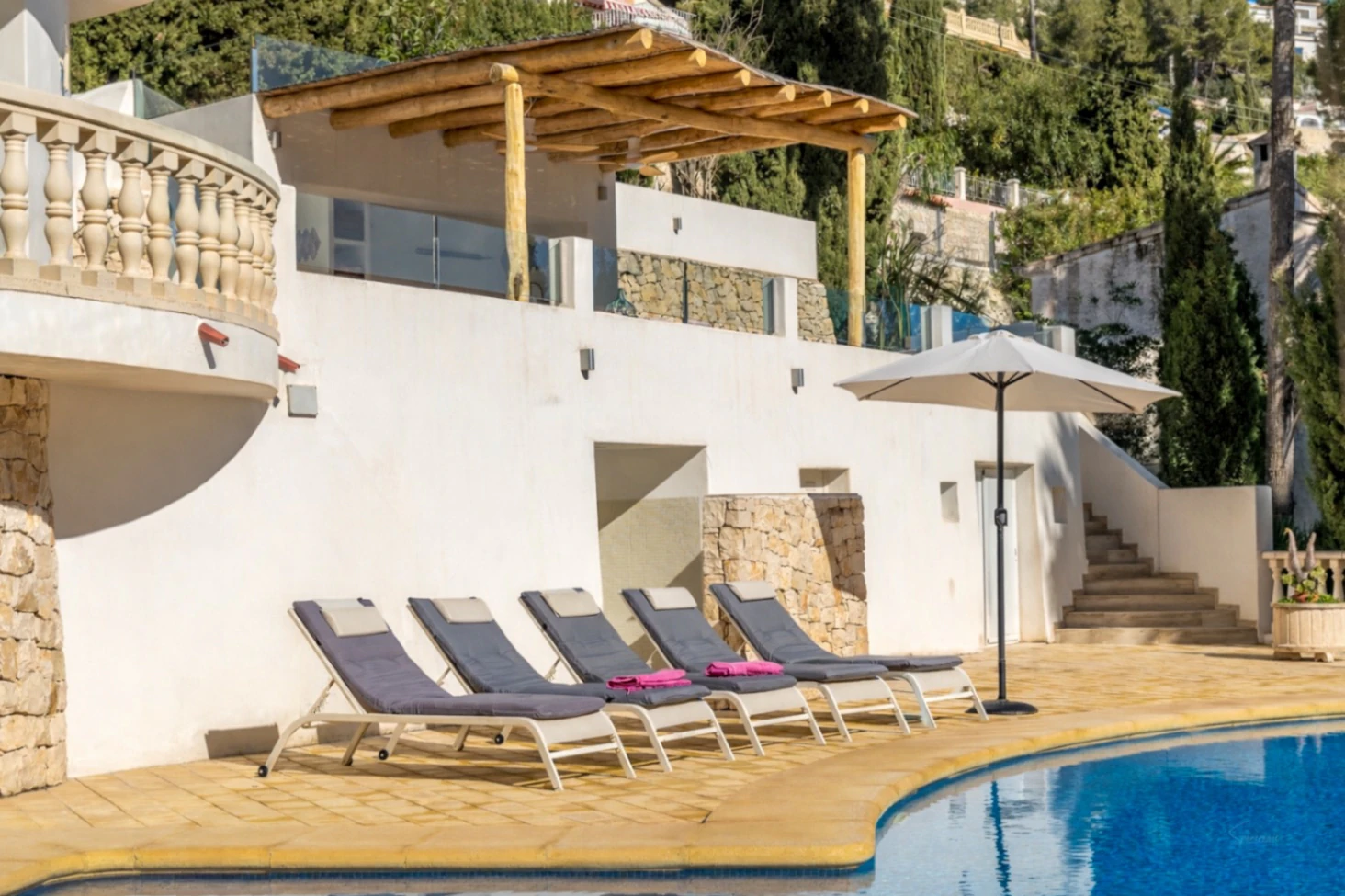 Beautiful, spacious villa with sea views for sale in Benimeit, Moraira