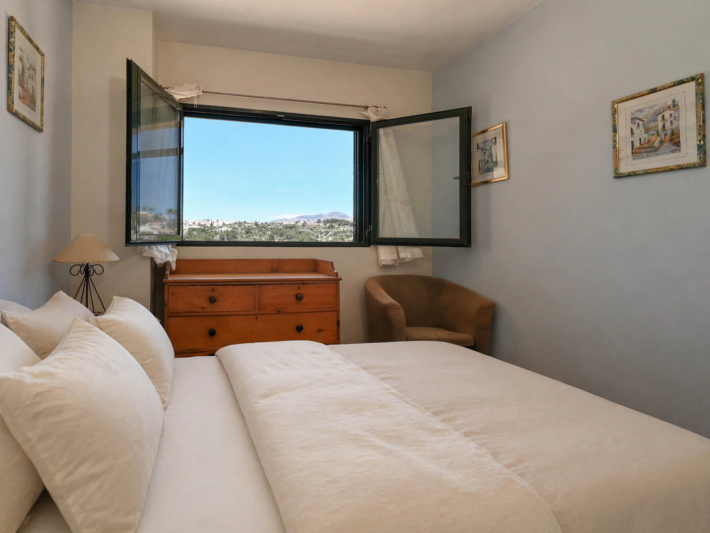 TOWNHOUSE WITH 3 BEDROOMS AND 2 BATHROOMS, OPEN VIEWS, COMMUNITY POOL, BENITACHELL