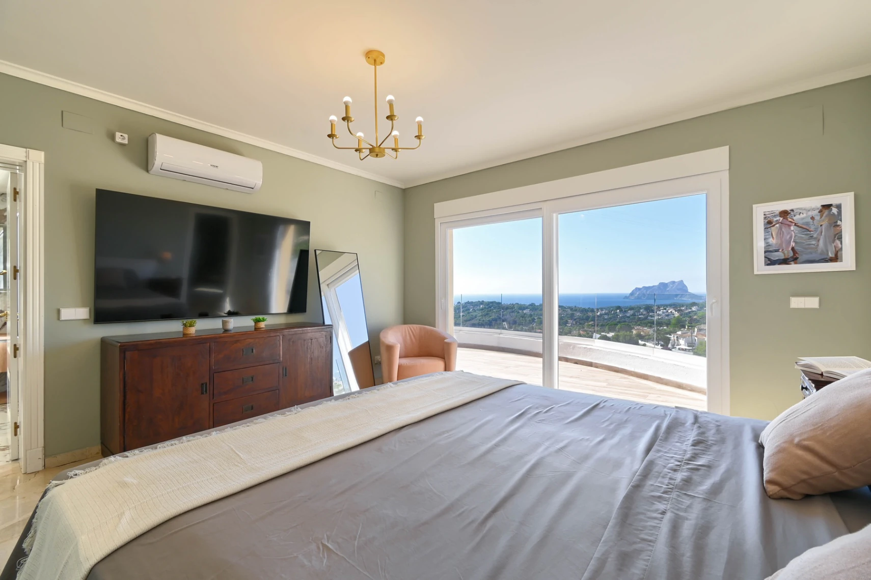 . TWO VILLAS + GUEST APARTMENT . MORAIRA. SEA VIEWS