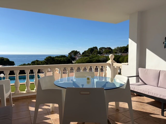 Frontline apartment with sea view for sale in Platgetes, Moraira