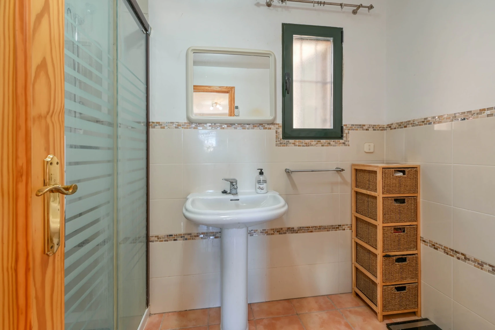 TOWNHOUSE WITH 3 BEDROOMS AND 2 BATHROOMS, OPEN VIEWS, COMMUNITY POOL, BENITACHELL