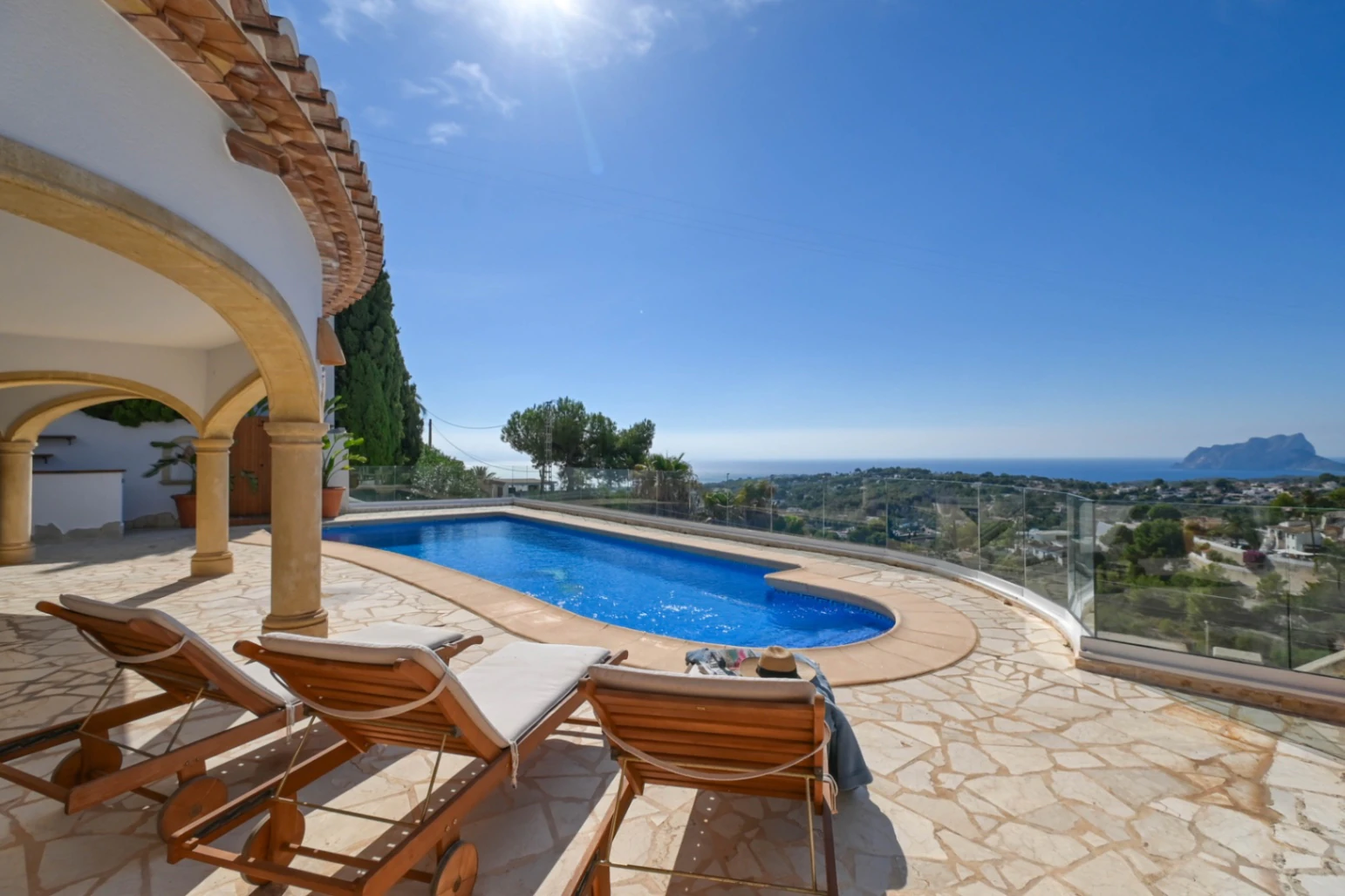 . TWO VILLAS + GUEST APARTMENT . MORAIRA. SEA VIEWS