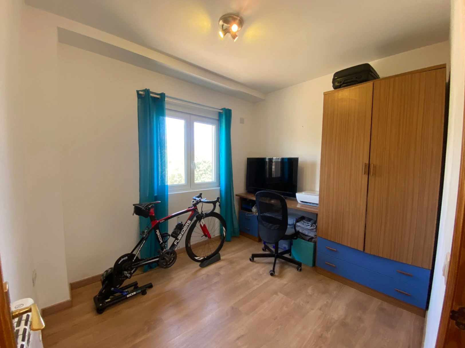 Apartamento de 3 habitaciones y terraza - Xalo