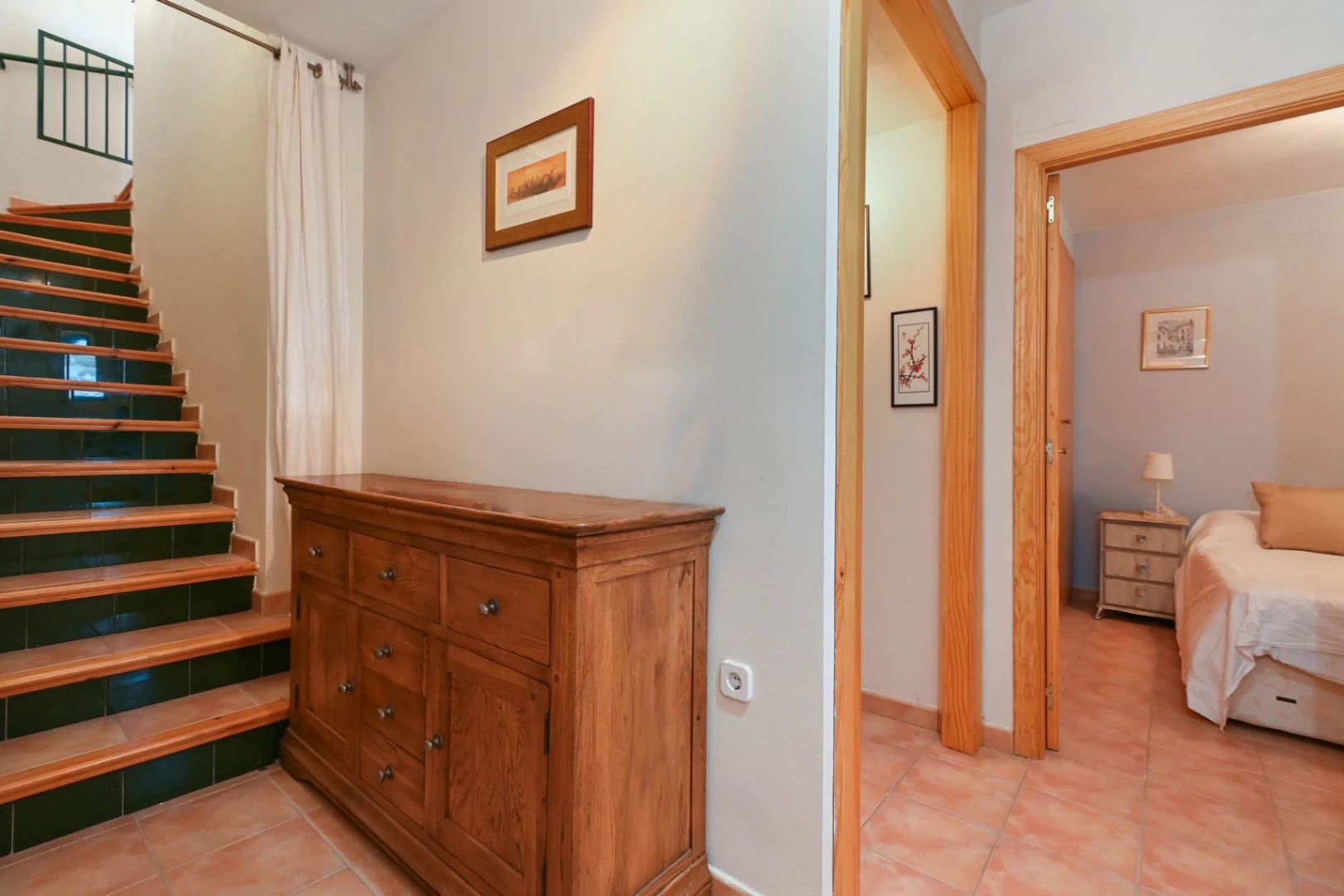 TOWNHOUSE WITH 3 BEDROOMS AND 2 BATHROOMS, OPEN VIEWS, COMMUNITY POOL, BENITACHELL