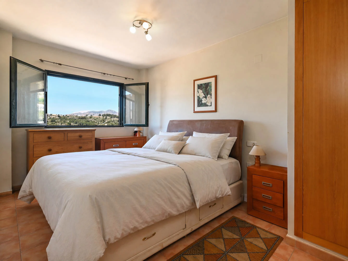 TOWNHOUSE WITH 3 BEDROOMS AND 2 BATHROOMS, OPEN VIEWS, COMMUNITY POOL, BENITACHELL