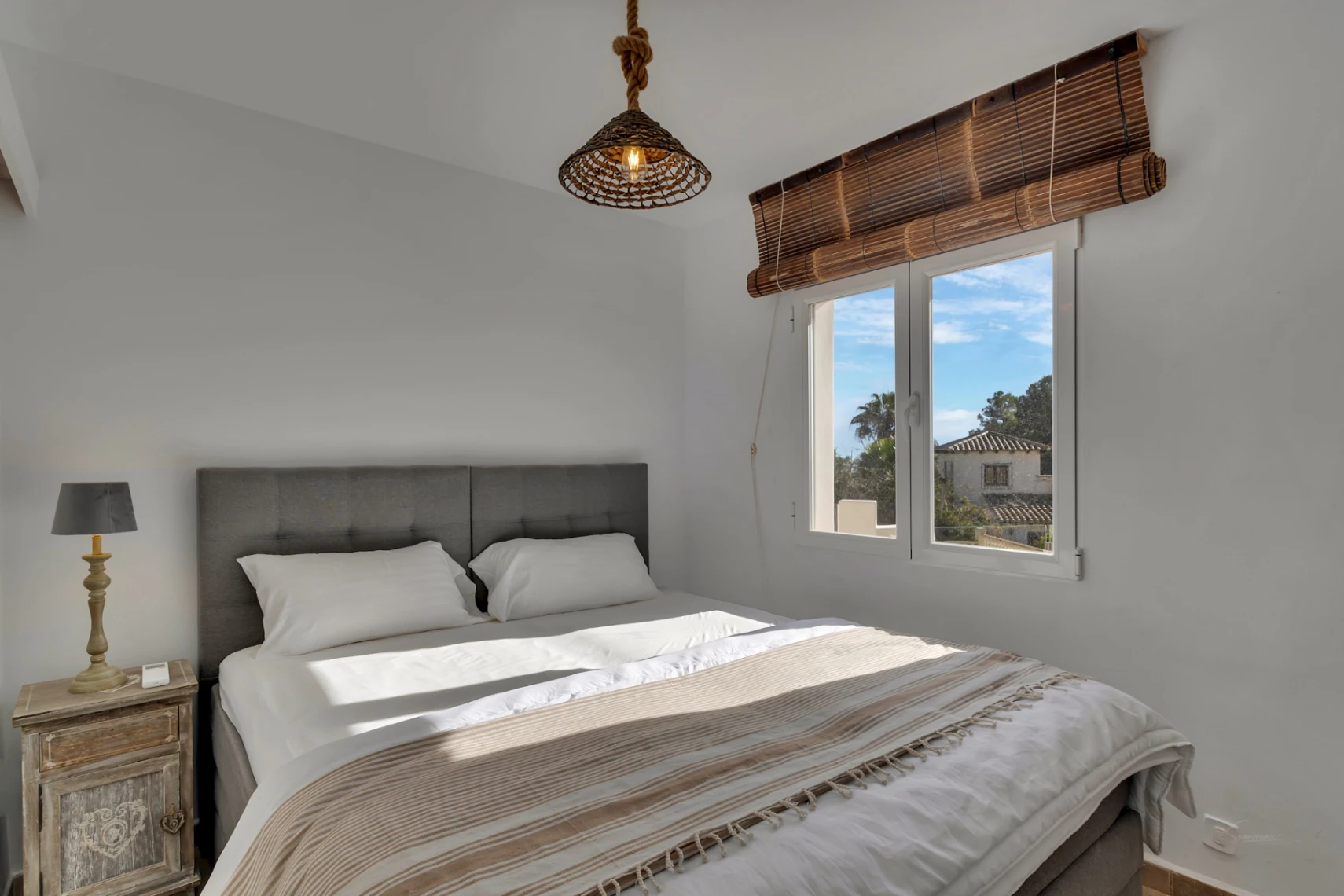Beautiful, spacious villa with sea views for sale in Benimeit, Moraira