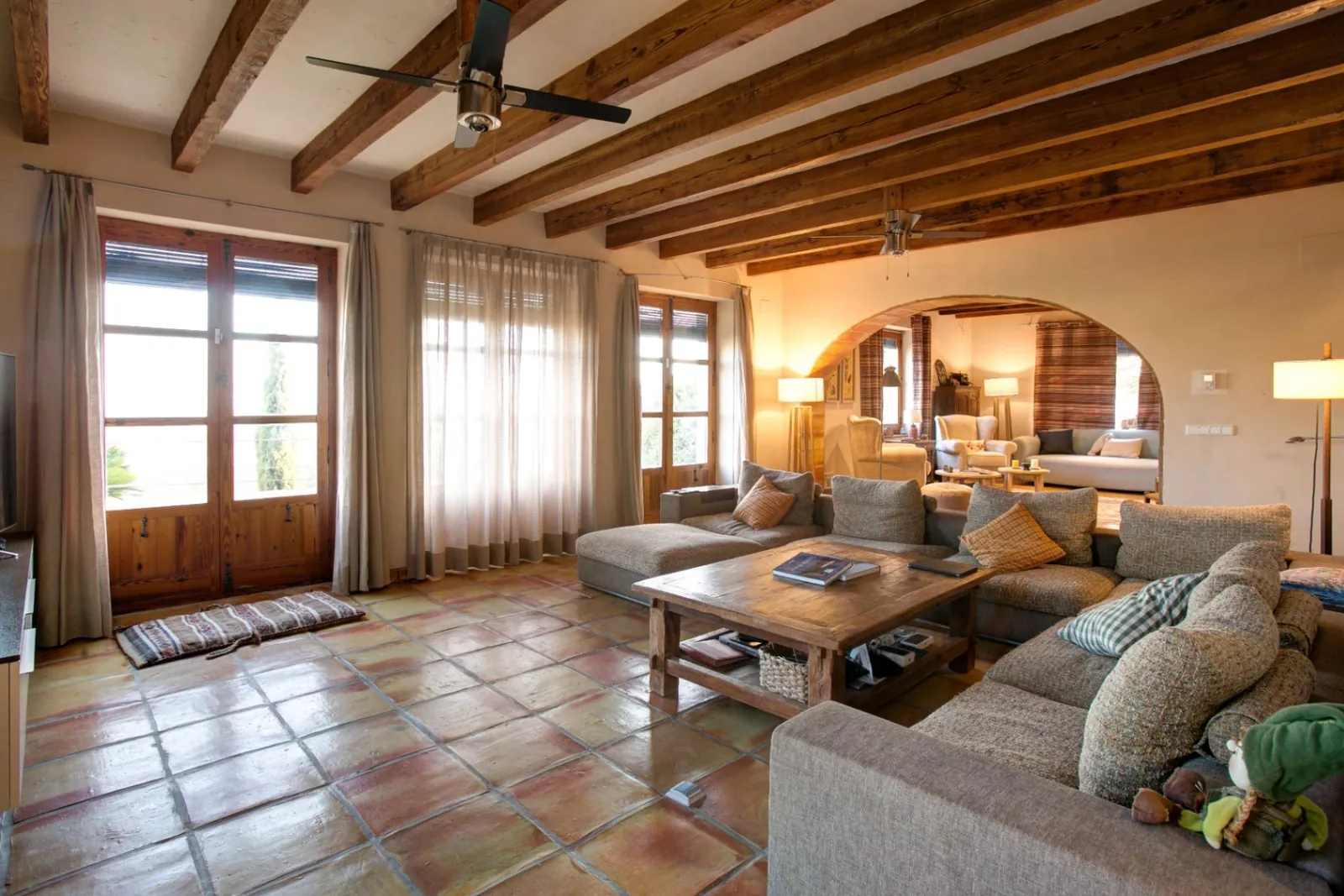 Finca de estilo rústico con imponentes vistas al mar a la venta en Moraira