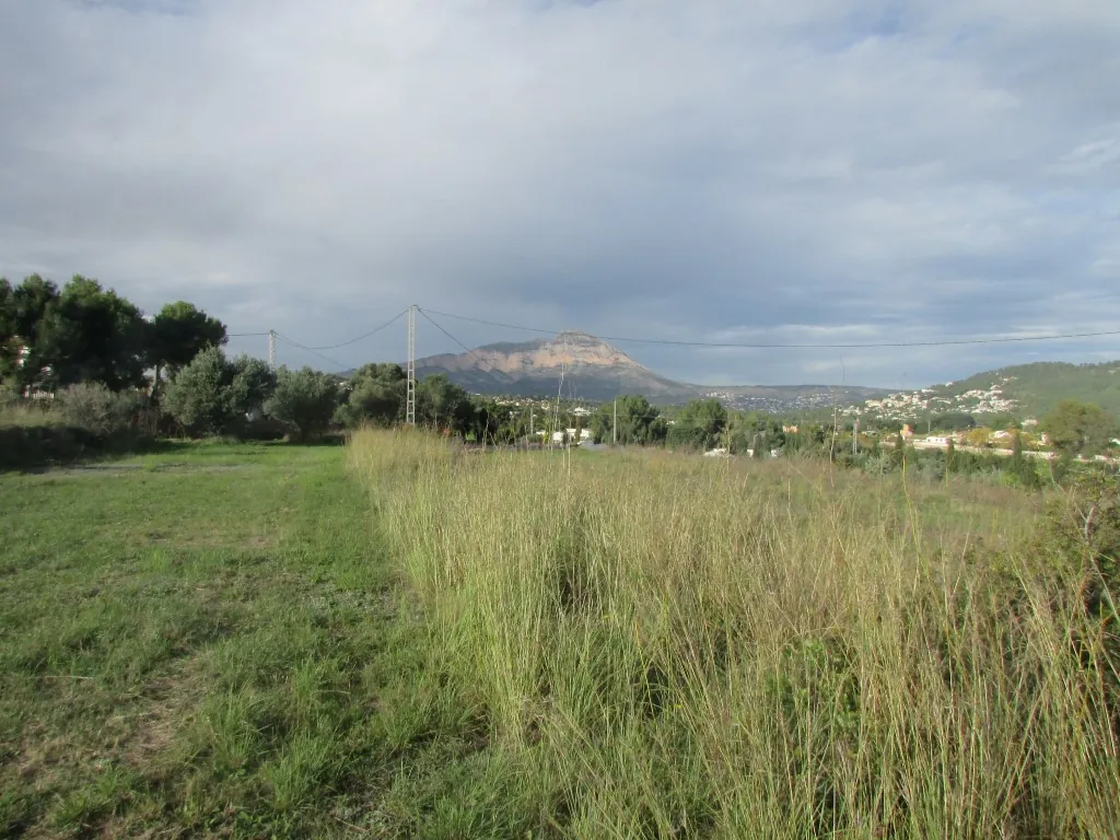 Se vende gran Parcela en Benitachell
