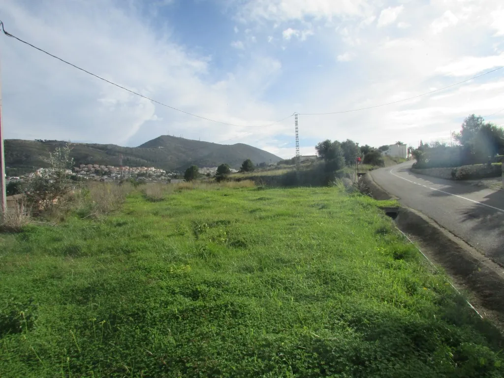 Se vende gran Parcela en Benitachell