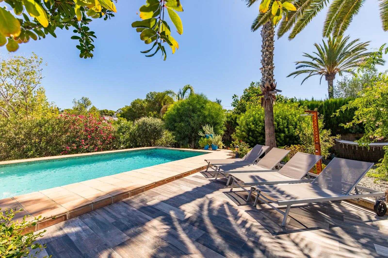 Villa de estilo Mediterráneo a solo 300 metros del mar en Baladrar, Benissa.