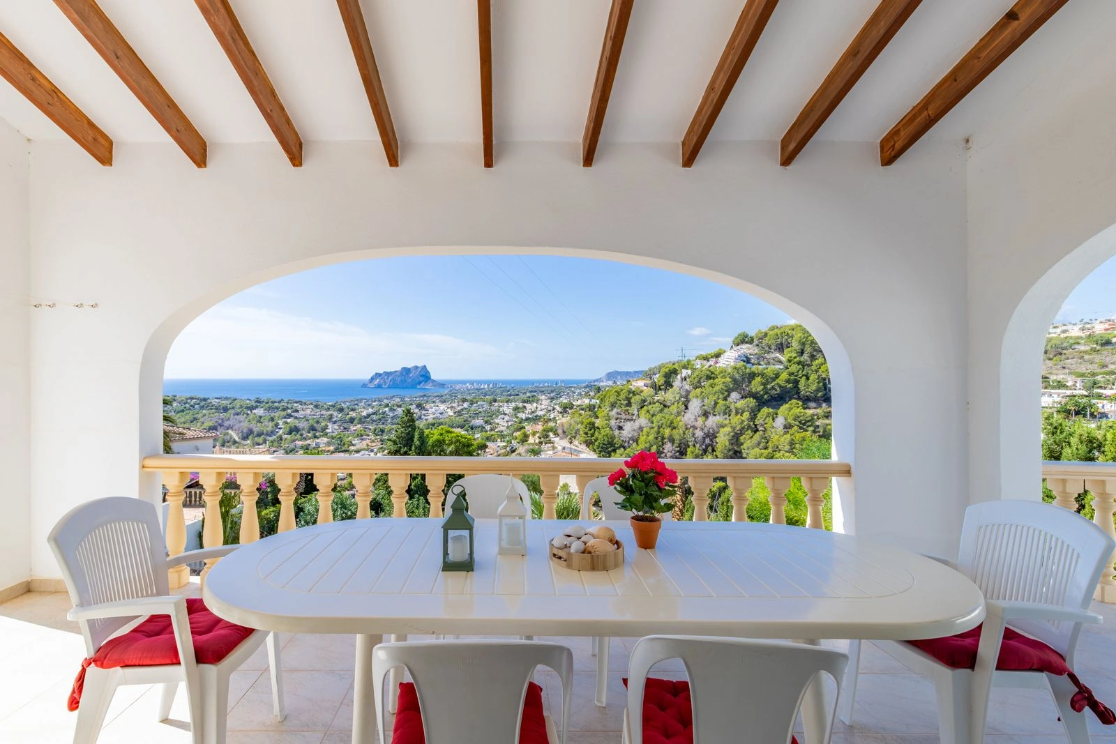 Villa de 3 dormitorios y espectaculares vistas al mar a la venta en Benimeit - Moraira, Costa Blanca