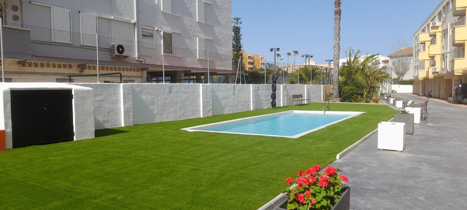 Apartamento en venta de 2 dormitorios y piscina comunitaria en Jávea, Alicante