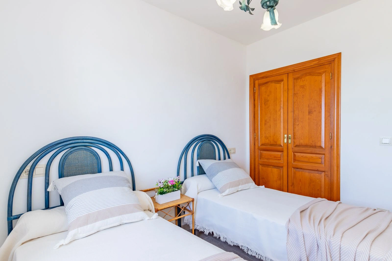 Villa de 3 dormitorios y espectaculares vistas al mar a la venta en Benimeit - Moraira, Costa Blanca