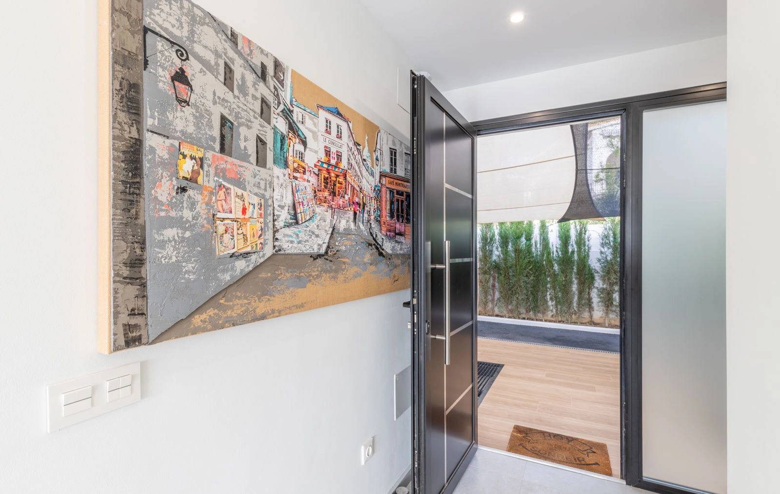 VILLA DE LUJO CON VISTAS AL MAR Y 2 APARTAMENTOS SEPARADOS – IDEAL COMO INVERSION DE ALQUILER EN MORAIRA