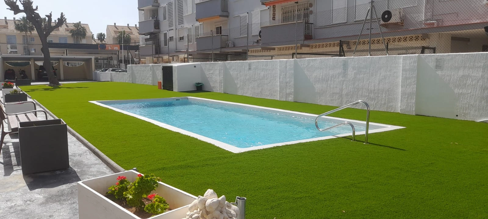 Apartamento en venta de 2 dormitorios y piscina comunitaria en Jávea, Alicante