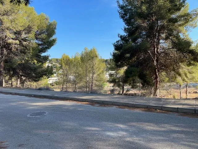 Parcela edificable en venta en Moraira | urbanización Estret