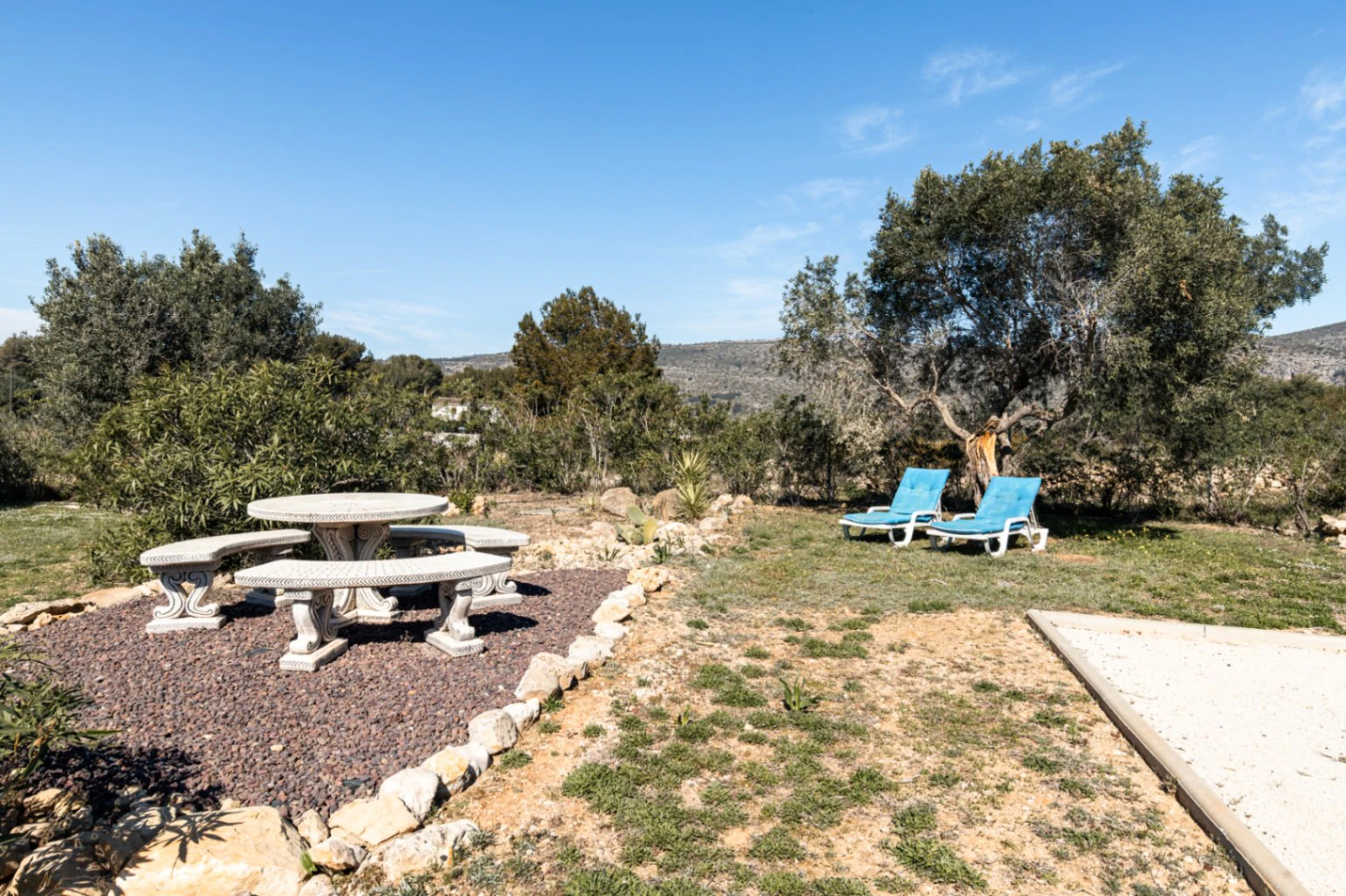 Encantadora Finca de 3 Dormitorios en Venta en Teulada