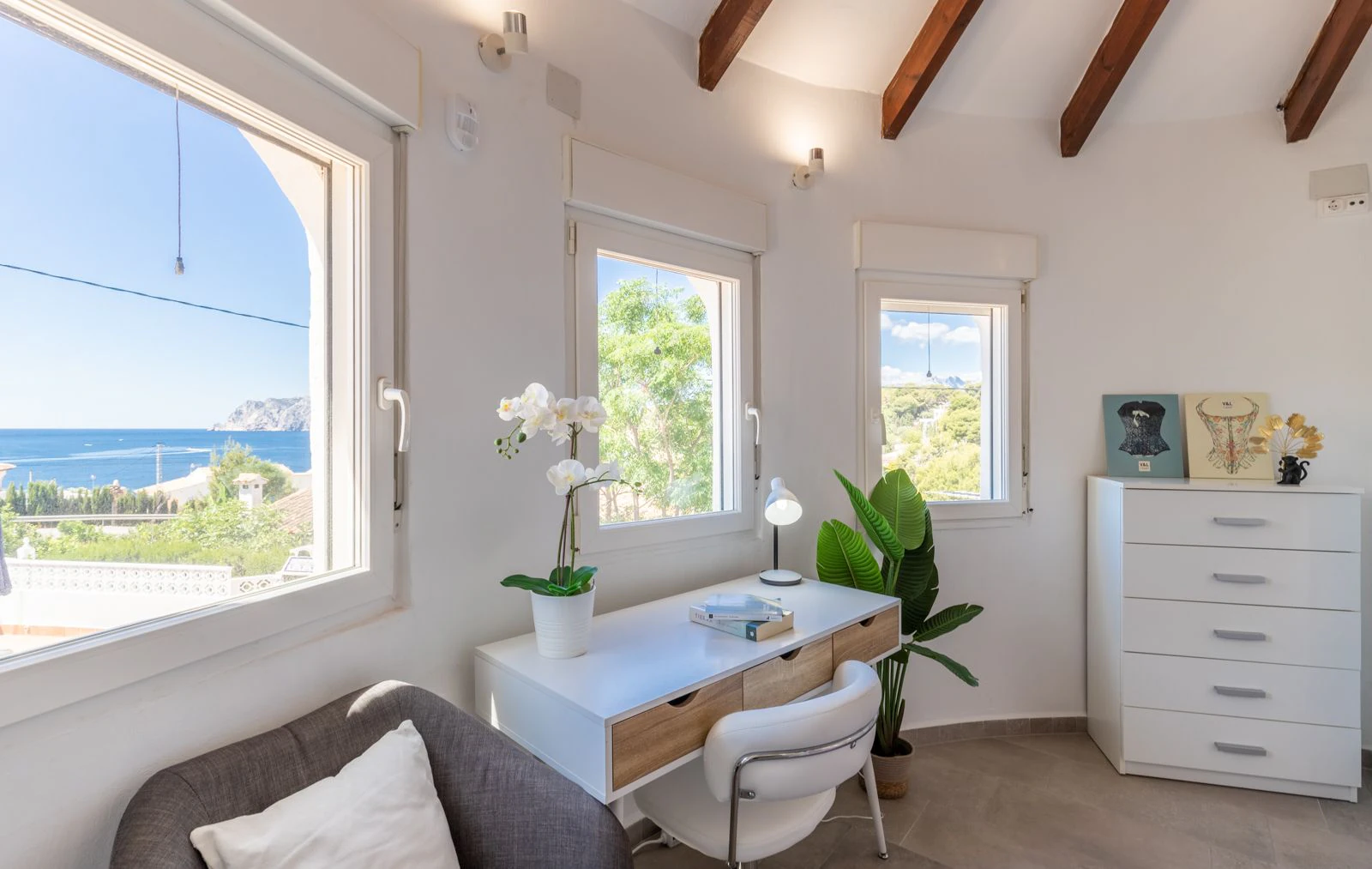 Villa junto al mar con vistas al Peñón de Ifach a la venta en Benissa