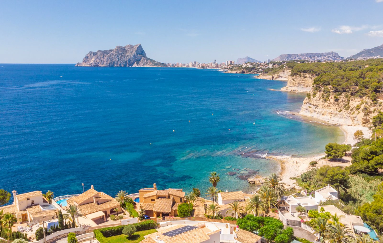 Villa junto al mar con vistas al Peñón de Ifach a la venta en Benissa