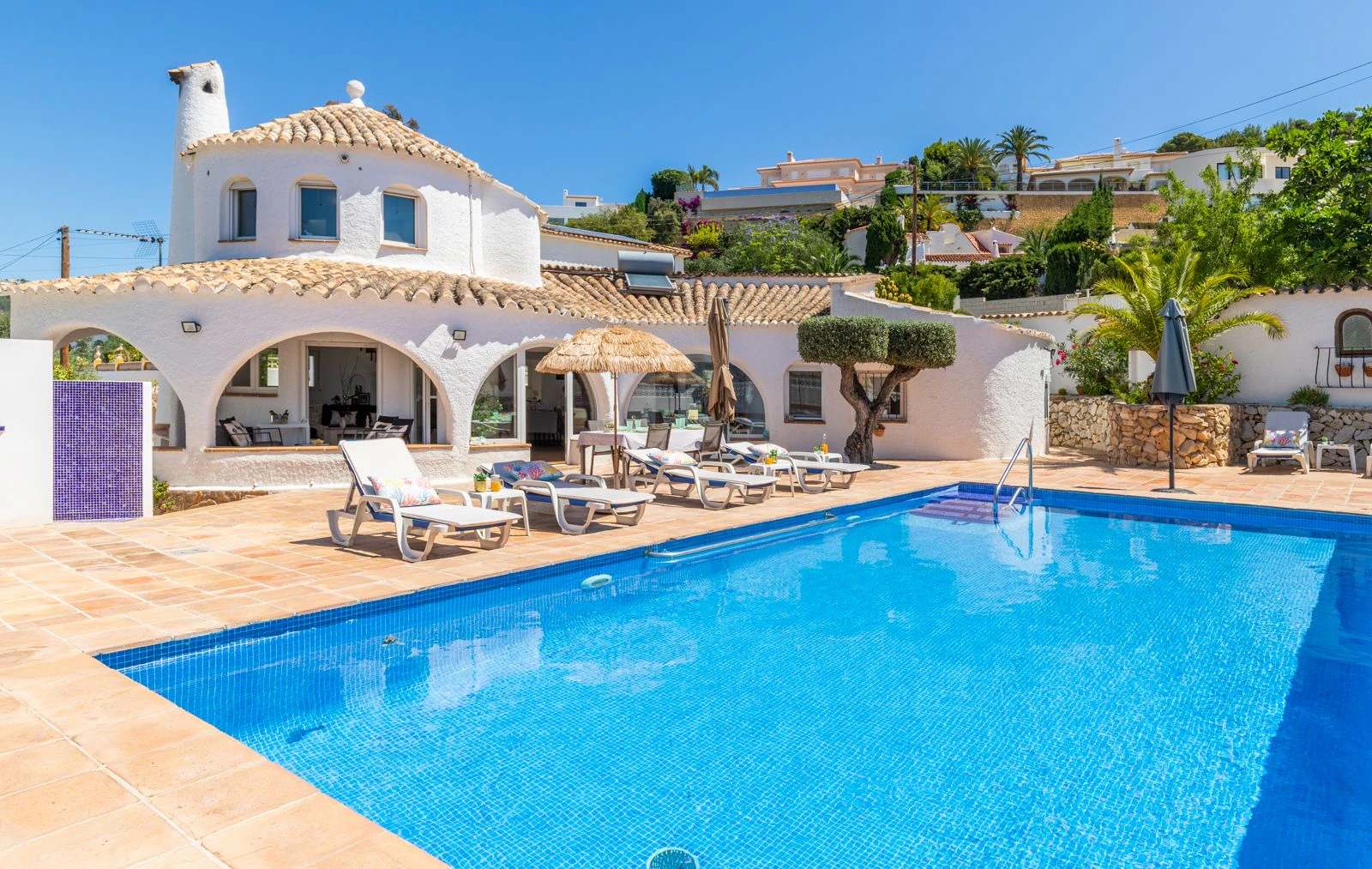Villa junto al mar con vistas al Peñón de Ifach a la venta en Benissa