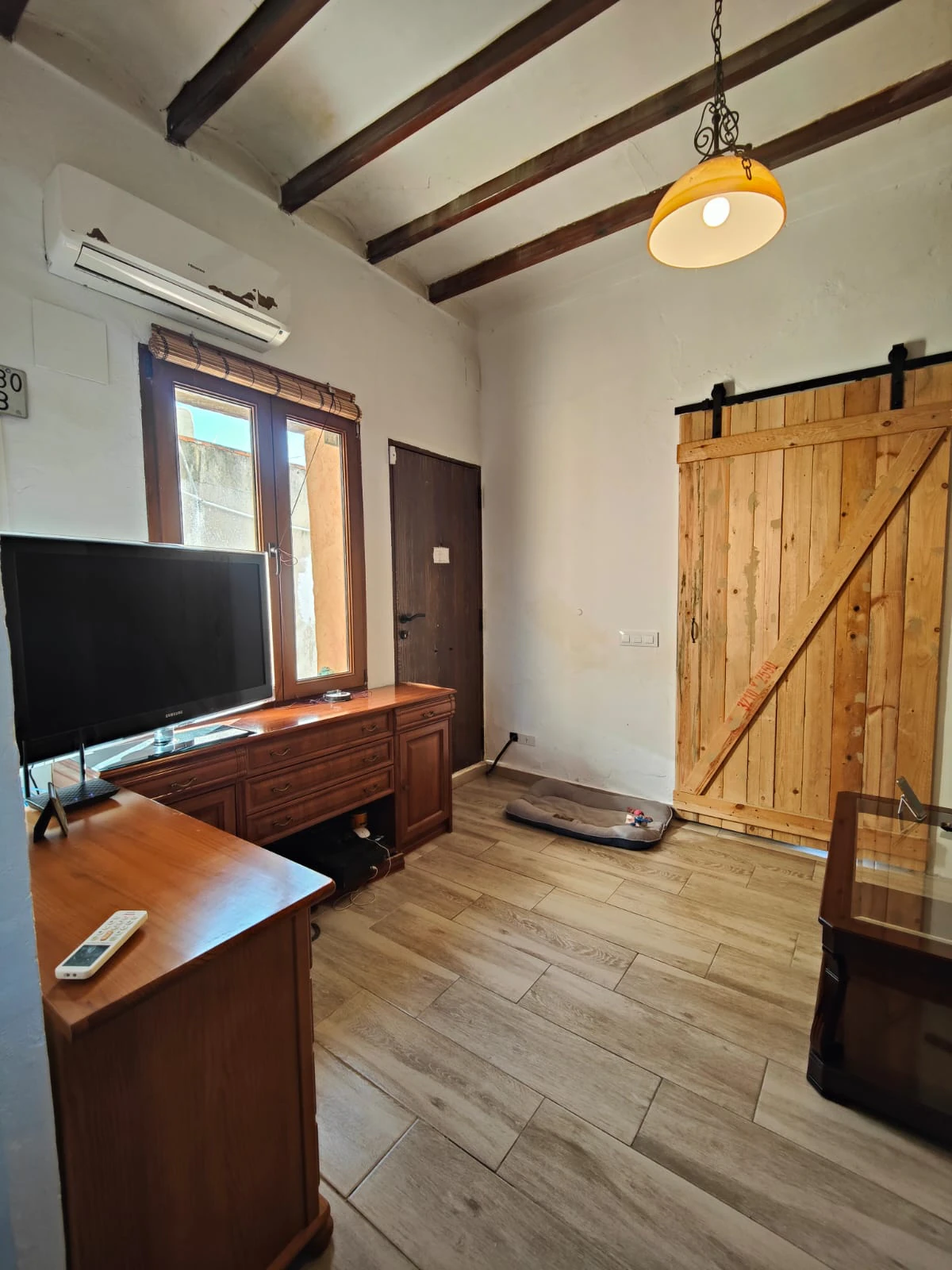 Parcela de 12.137 m2 con casa rústica habitable y bonitas vistas al mar y al Peñón de Ifach  - Benissa