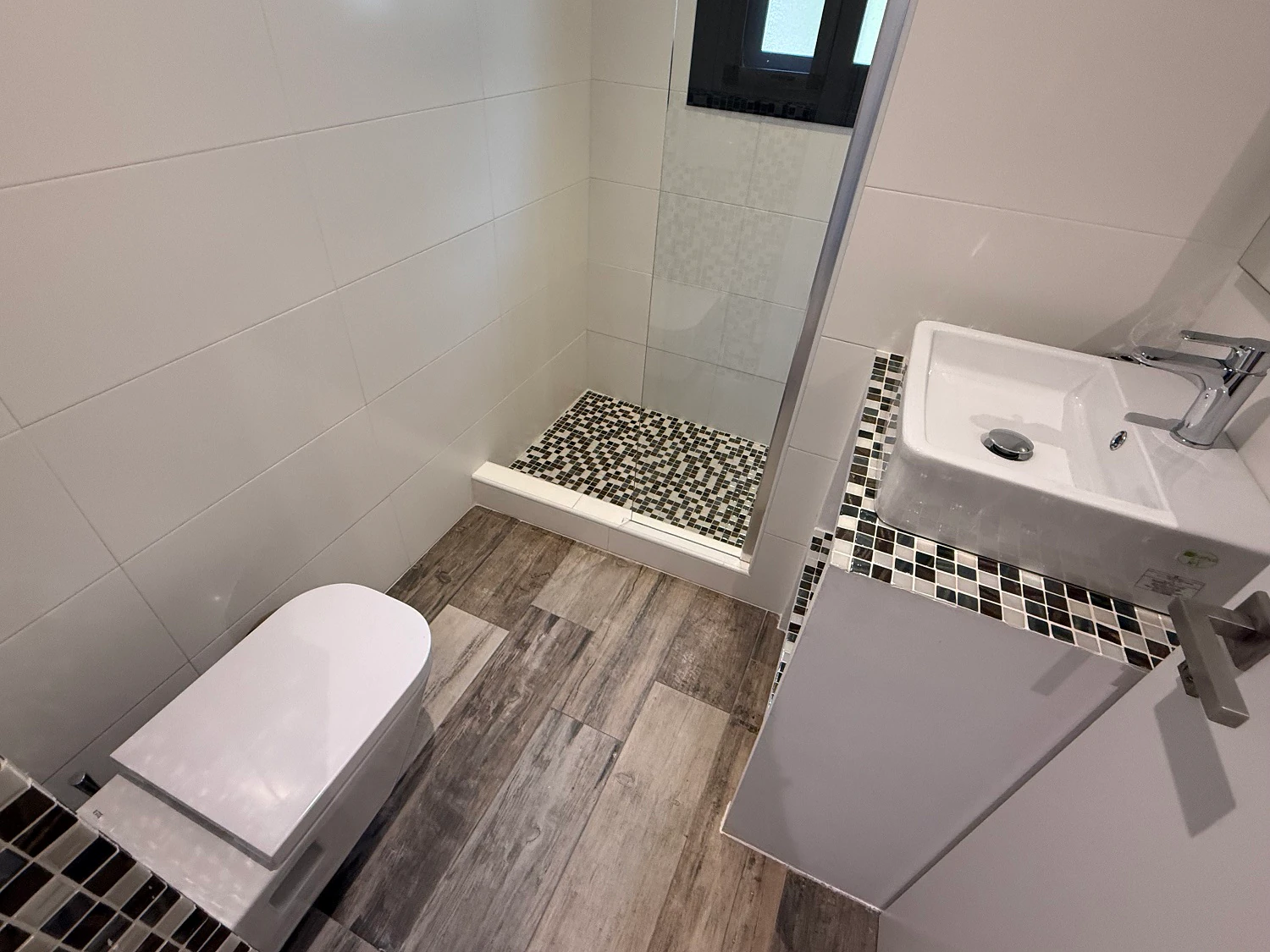 Chalet en venta en Jávea con 6 dormitorios y piscina.
