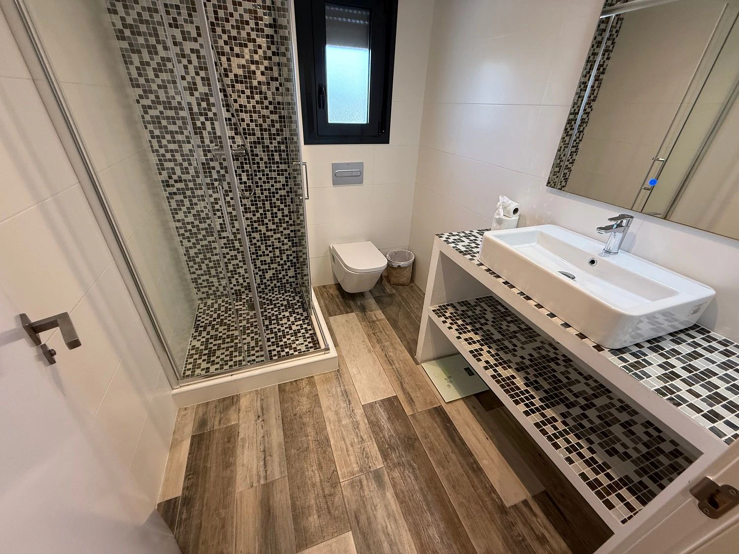 Chalet en venta en Jávea con 6 dormitorios y piscina.