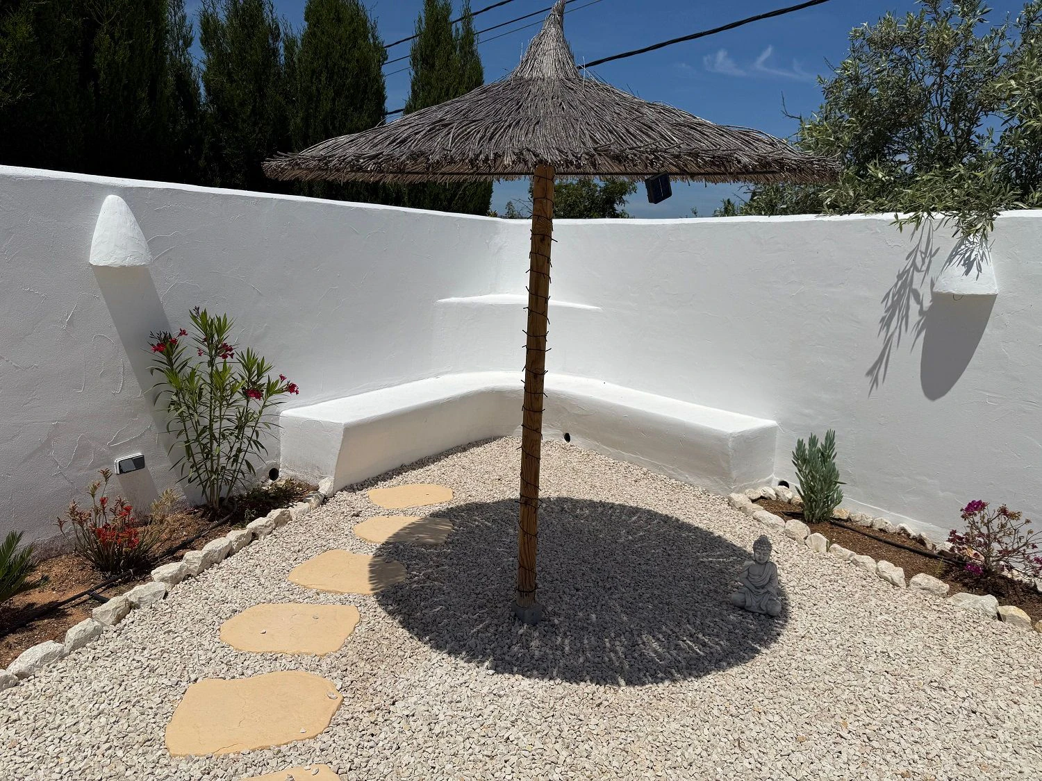 Chalet en venta en Jávea con 6 dormitorios y piscina.