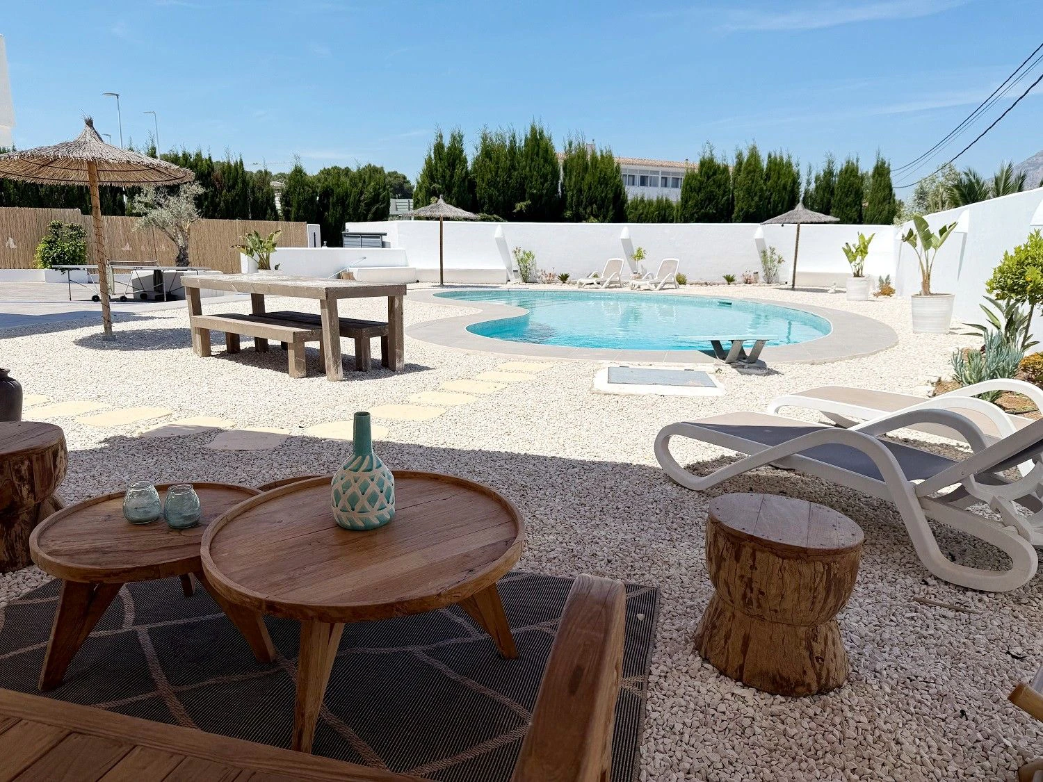Chalet en venta en Jávea con 6 dormitorios y piscina.
