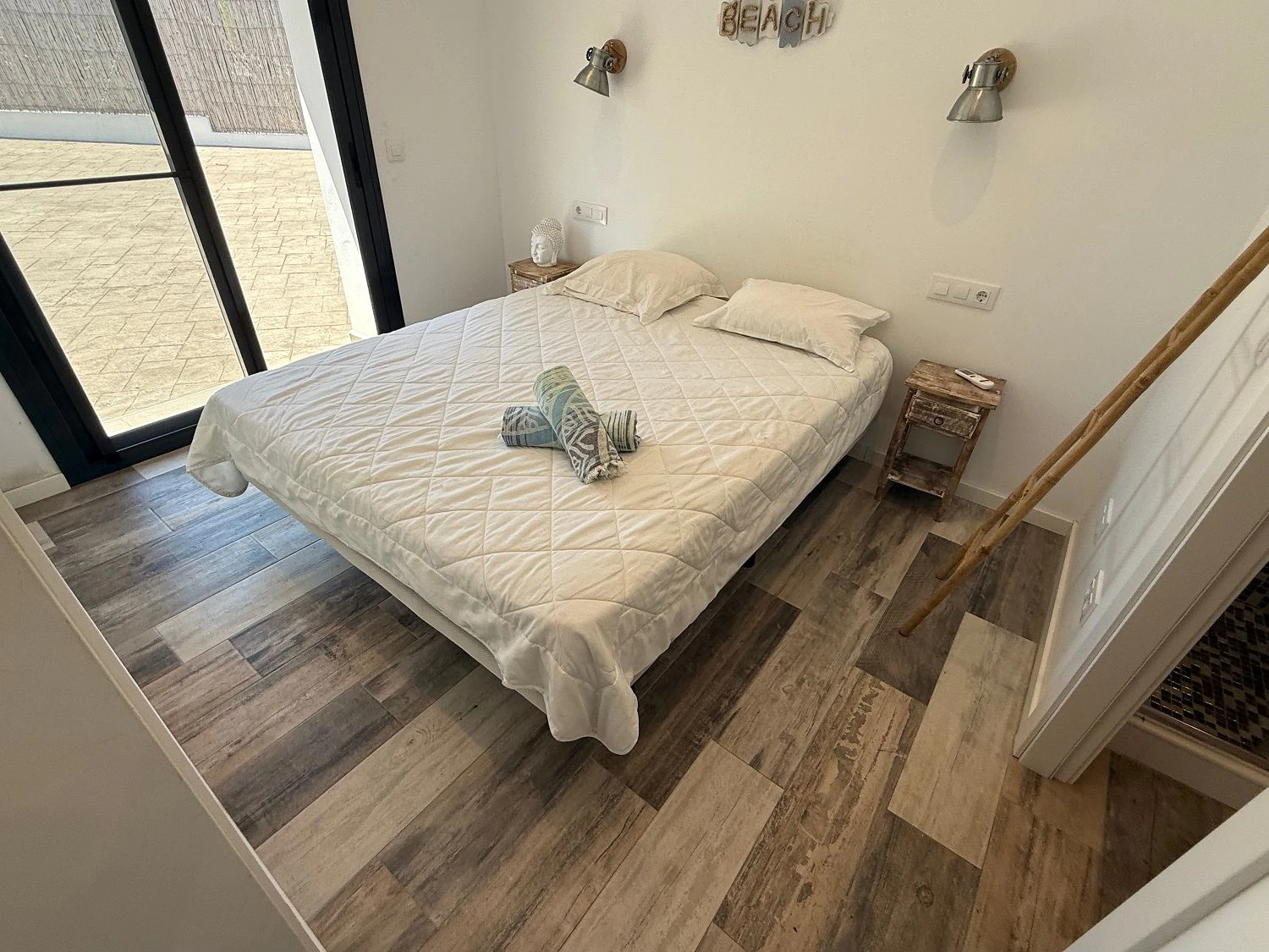 Chalet en venta en Jávea con 6 dormitorios y piscina.