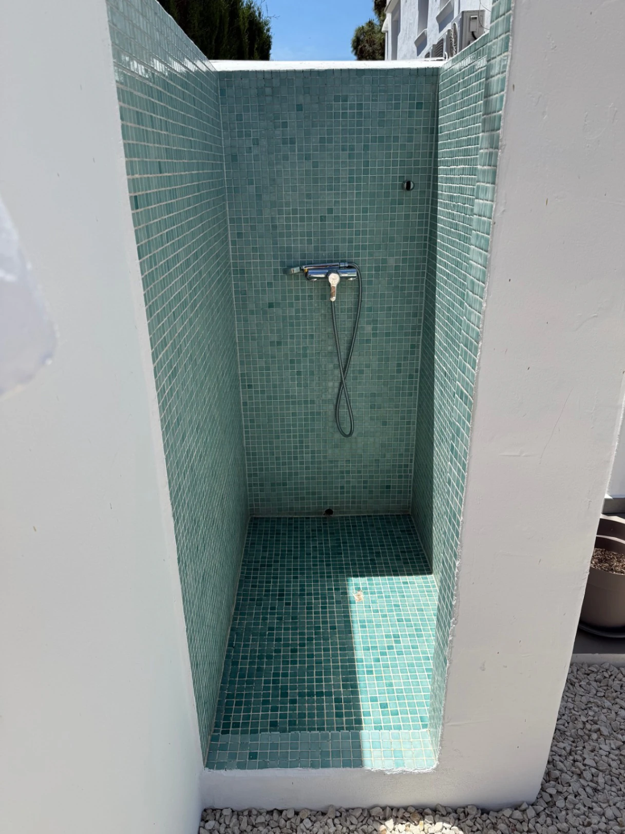 Chalet en venta en Jávea con 6 dormitorios y piscina.
