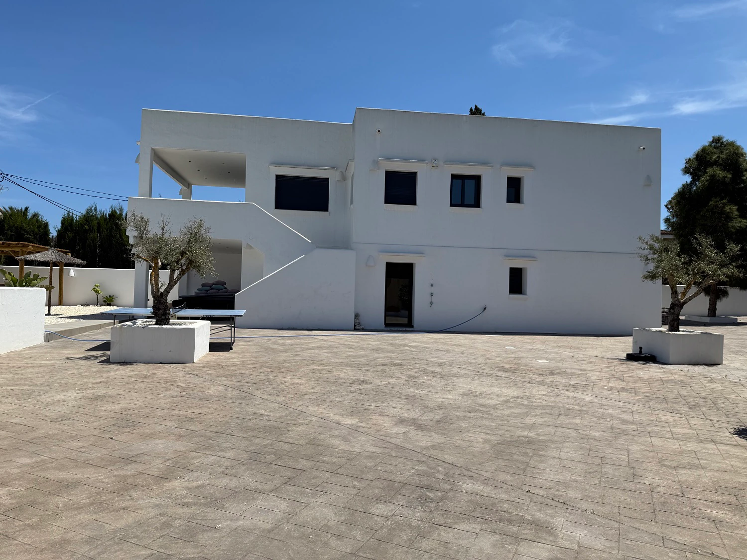 Chalet en venta en Jávea con 6 dormitorios y piscina.