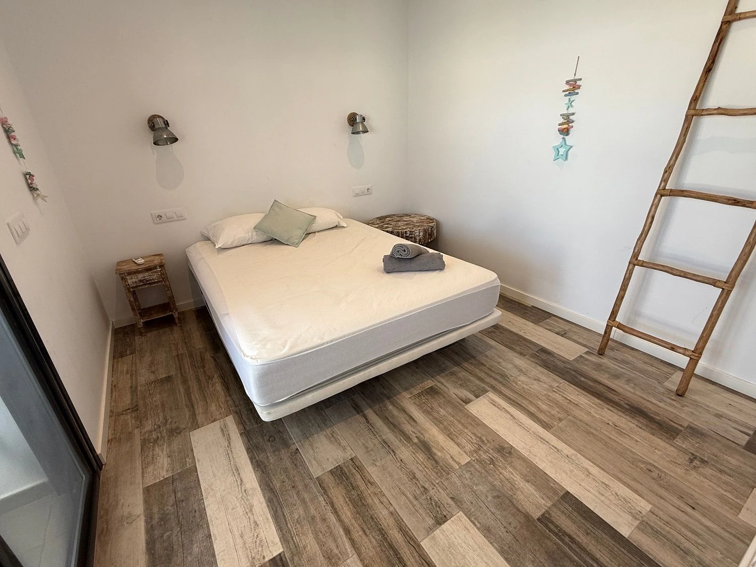 Chalet en venta en Jávea con 6 dormitorios y piscina.