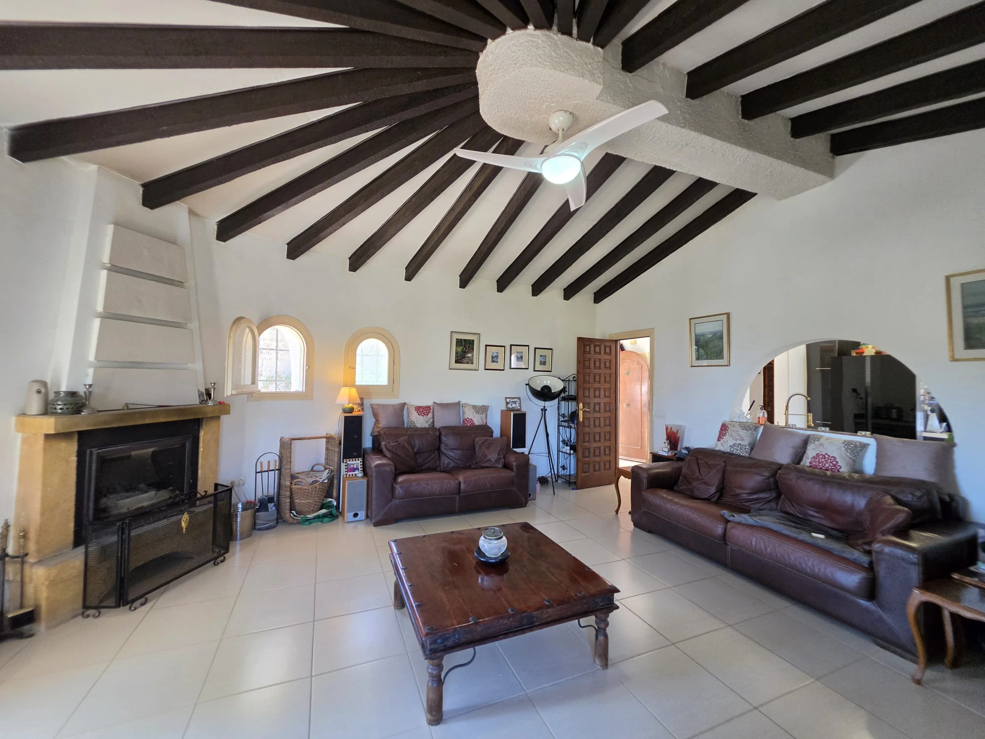 Villa mediterránea con vistas al mar y al valle en Benissa Costa – Montemar