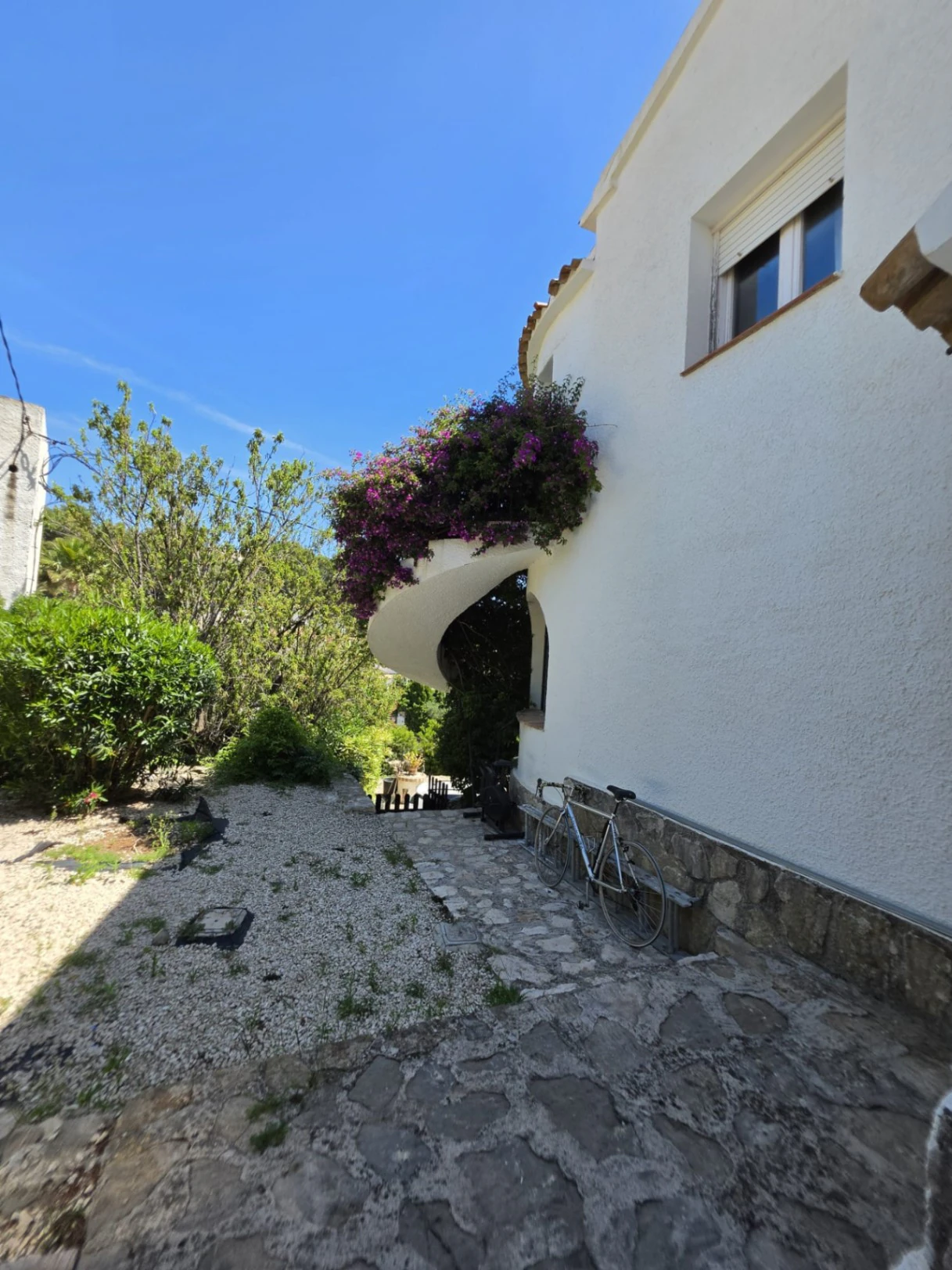 Villa mediterránea con vistas al mar y al valle en Benissa Costa – Montemar