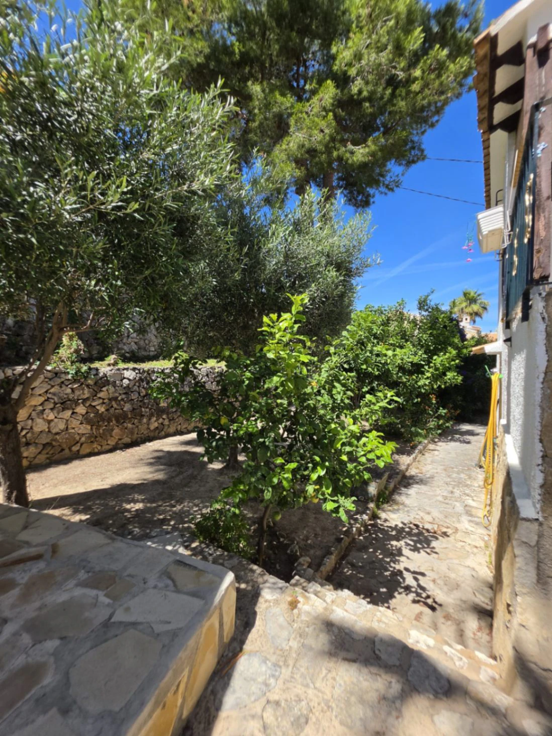 Villa mediterránea con vistas al mar y al valle en Benissa Costa – Montemar