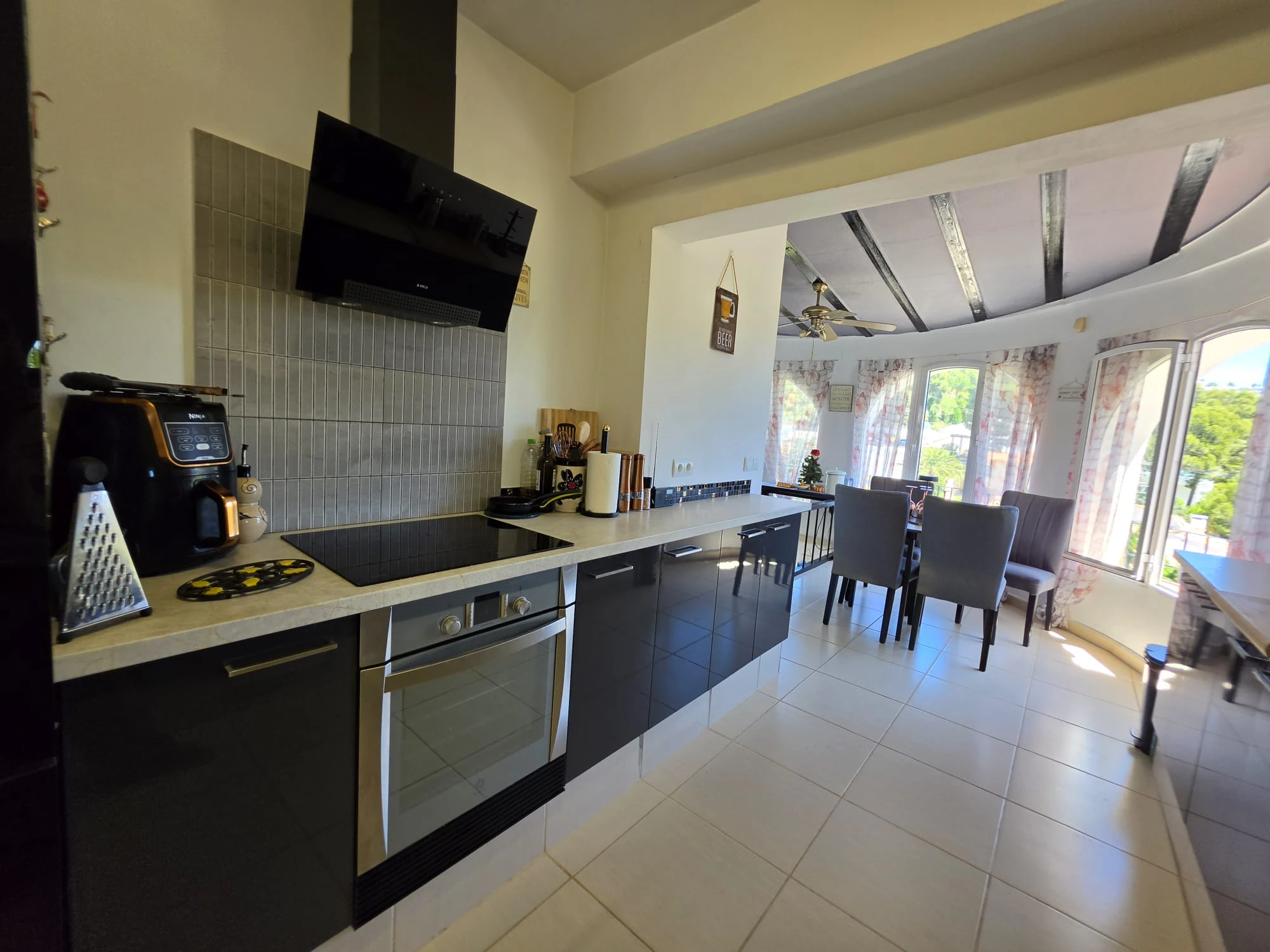 Villa mediterránea con vistas al mar y al valle en Benissa Costa – Montemar