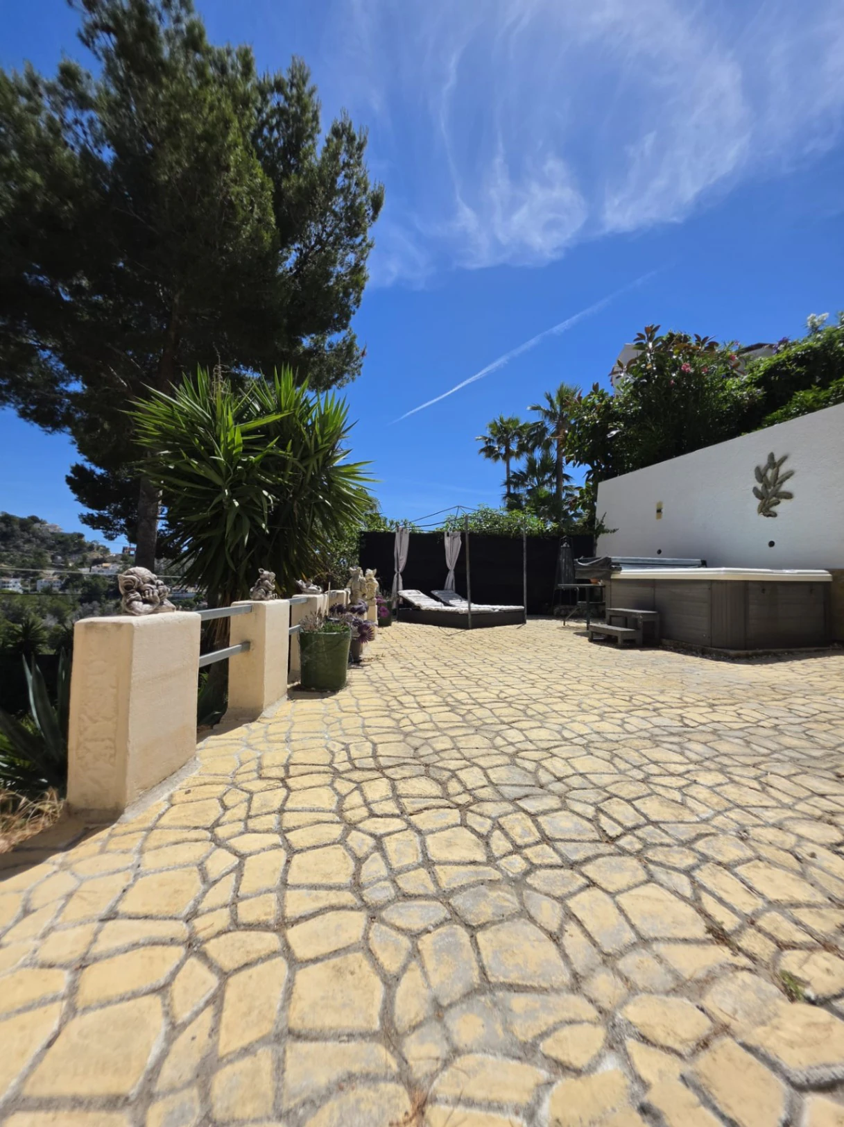 Villa mediterránea con vistas al mar y al valle en Benissa Costa – Montemar