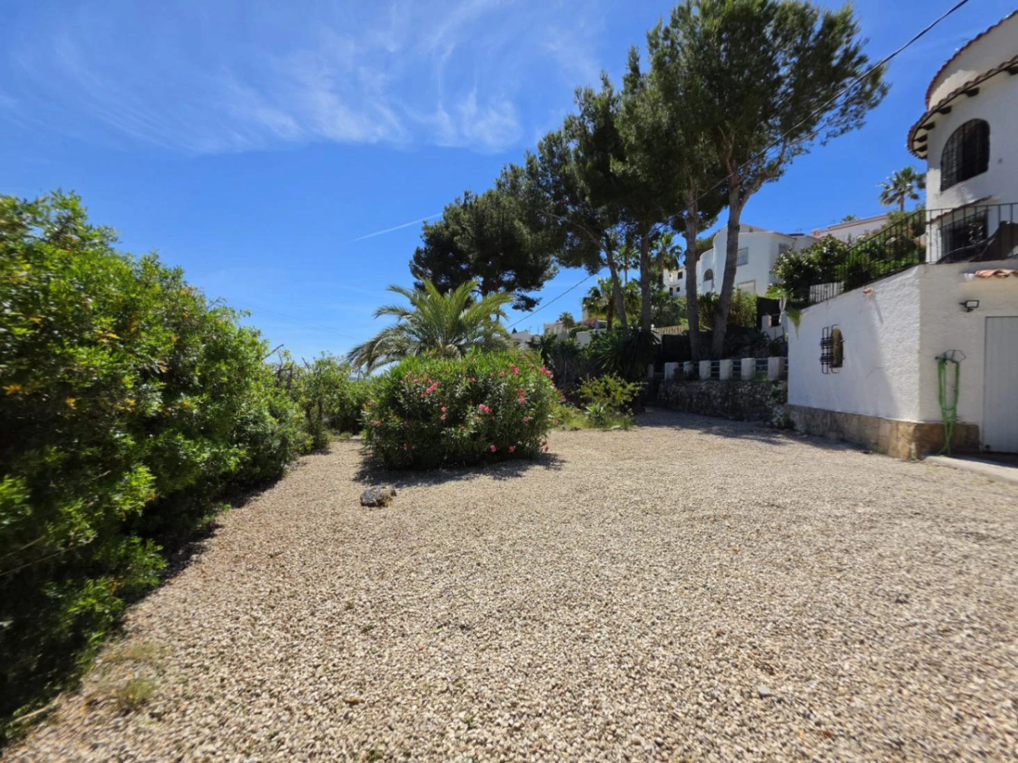 Villa mediterránea con vistas al mar y al valle en Benissa Costa – Montemar